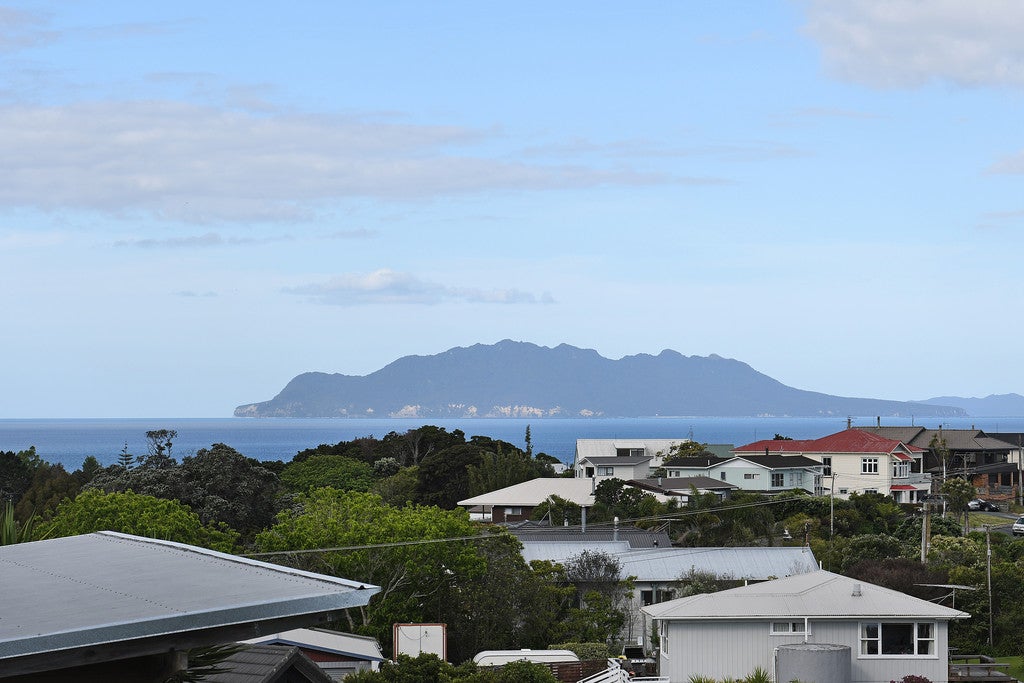 10 Lax Crescent, Leigh, Leigh - Carousel 2