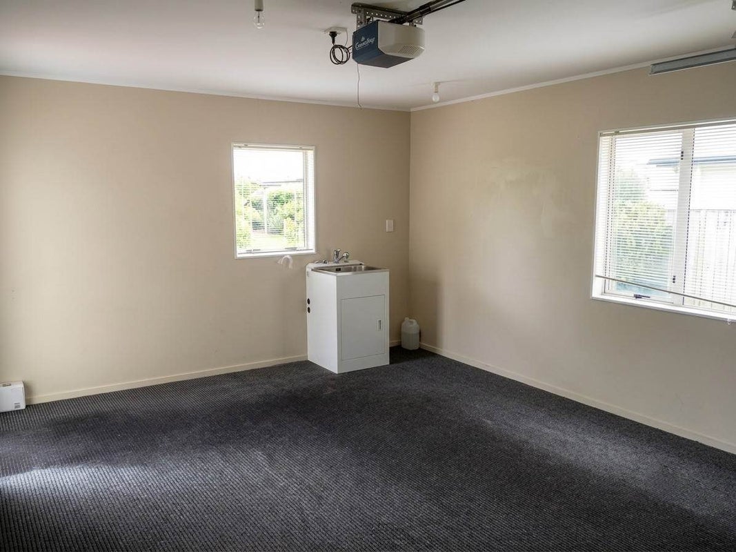 11 Barnfield Place, Glendene, Auckland - Carousel 7