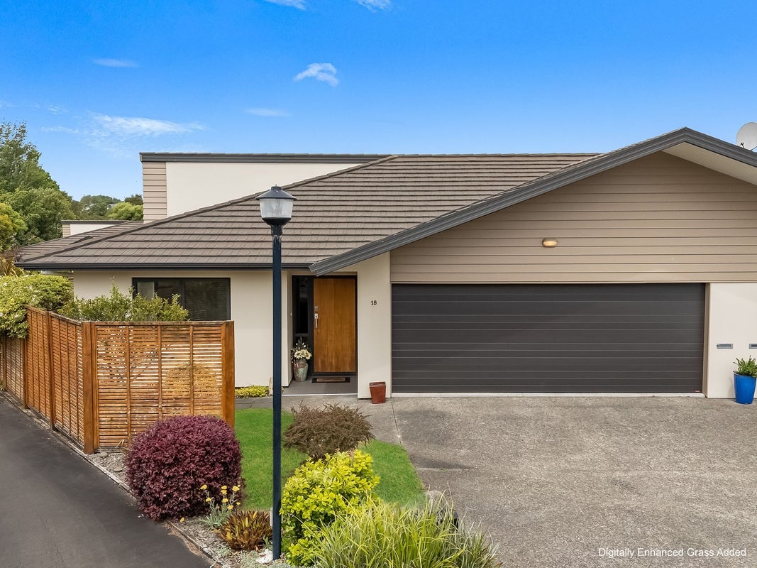 2/18 Caversham Road, WESTMERE, WHANGANUI - Carousel 1