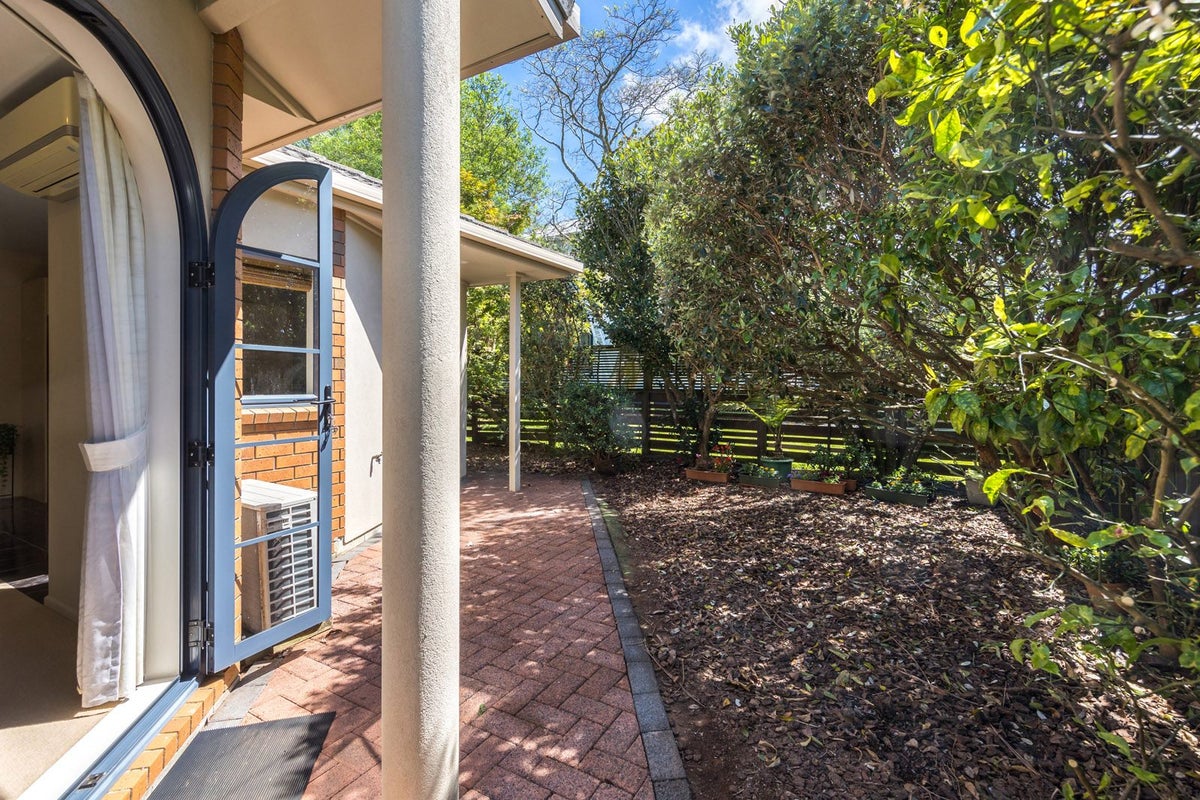 654 Mount Albert Road, Royal Oak, Auckland - Carousel 2