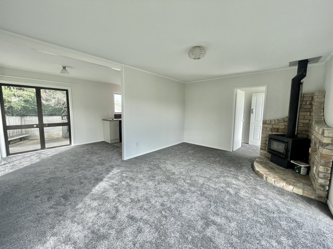 15 Peterhouse Place, West Harbour, Auckland - Carousel 2