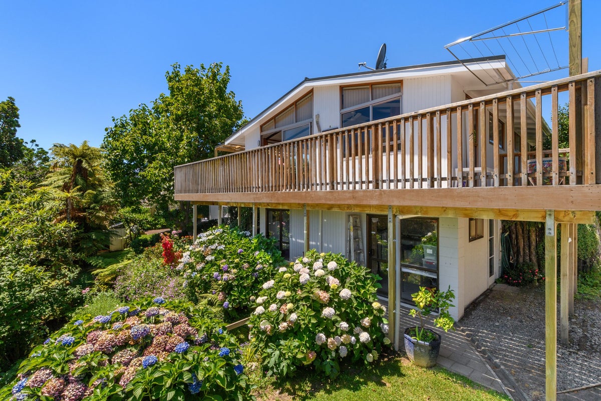 8B Waikare Place, Welcome Bay, Tauranga - Carousel 1