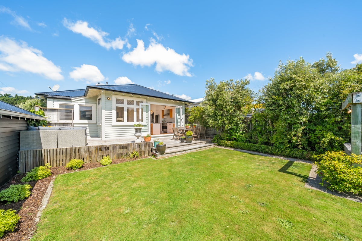 21 Tennyson Street, Petone, Lower Hutt - Carousel 1