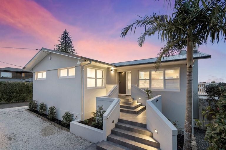 31 Kowhai Road, Mairangi Bay, Auckland - Carousel 1