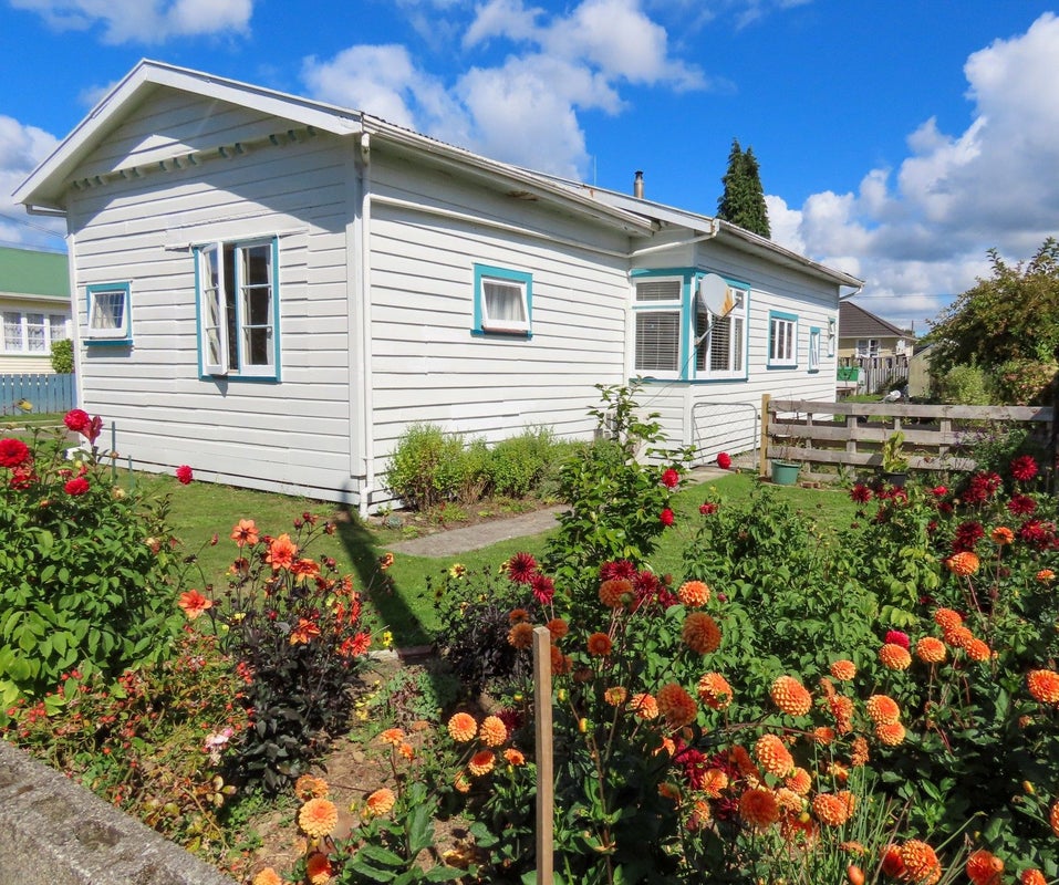 30 Main Street, Reefton, Reefton - Carousel 17