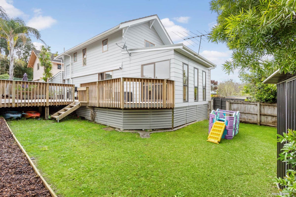 1/47 John Downs Drive, Browns Bay, Auckland - Carousel 1