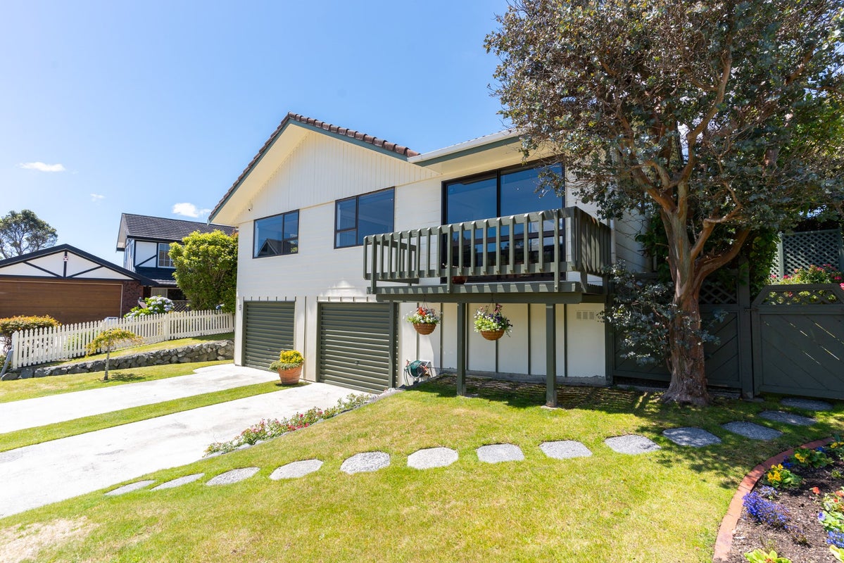 64 Cambrian Street, Churton Park, Wellington - Carousel 22