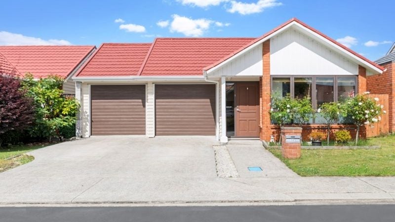 32 Tarapiroe Avenue, Takanini, Auckland - Carousel 1