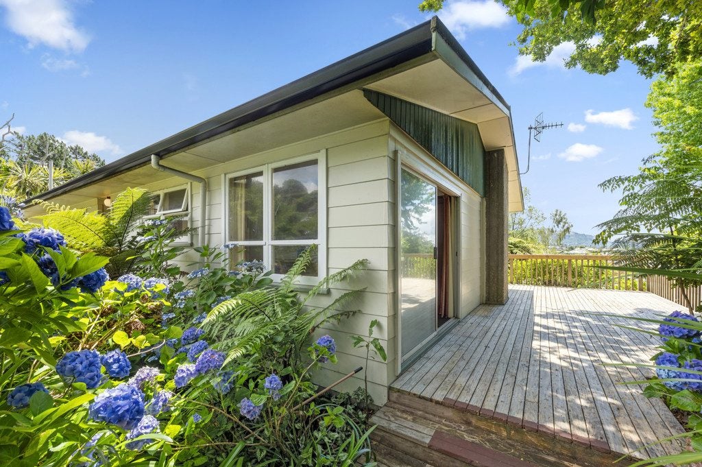 15 Raniera Place, Springfield, Rotorua - Carousel 2