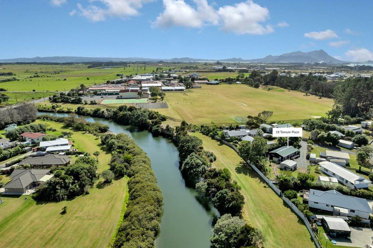 18 Tamure Place, Ruakaka - Carousel 2