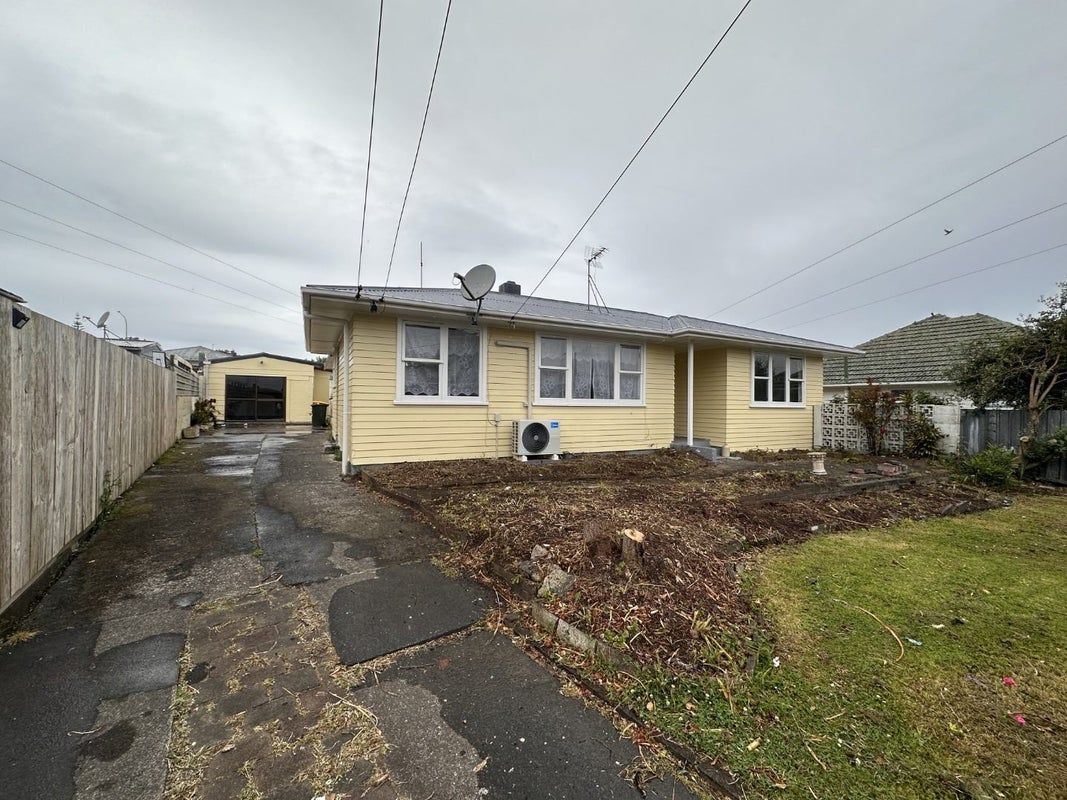 98 Fisher Crescent, Otara, Auckland - Carousel 1