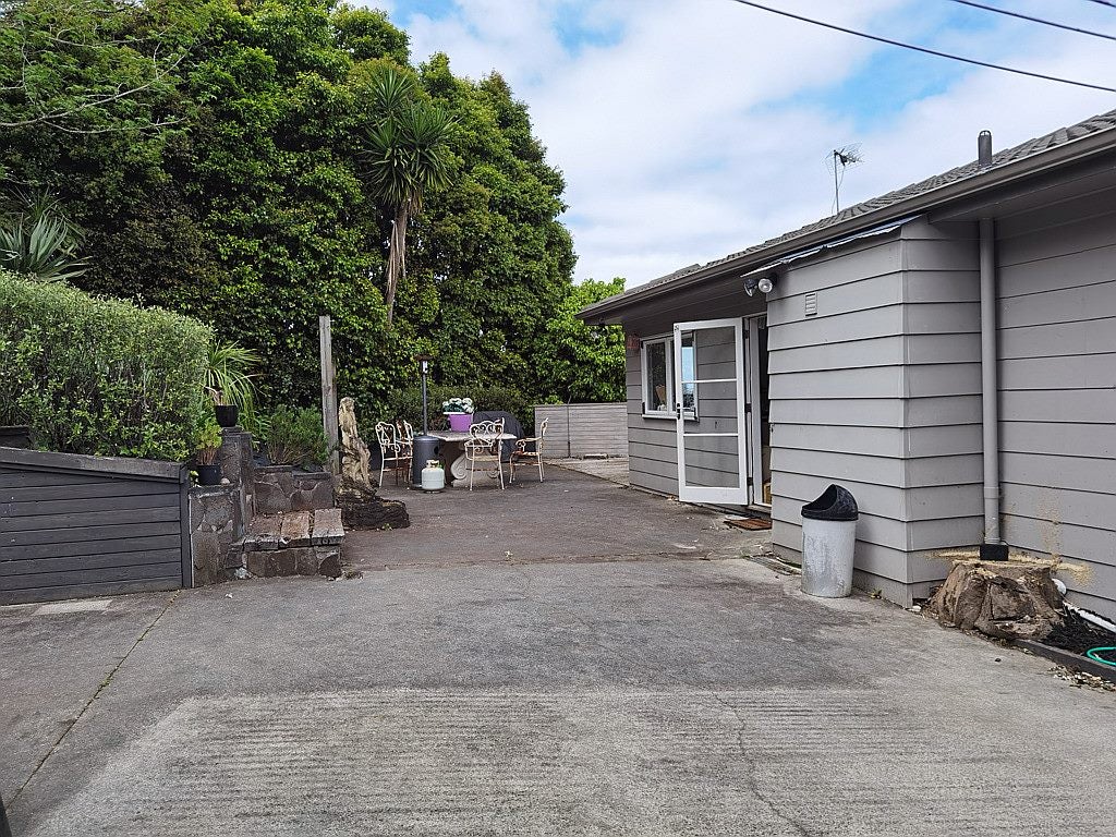 35 Deverell Place, Northcross, Auckland - Carousel 1