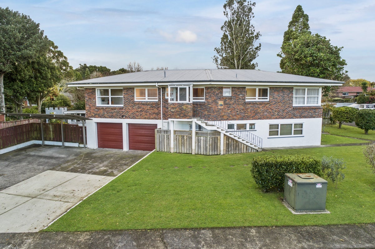 1 Bushlands Place, Opaheke, Papakura - Carousel 1