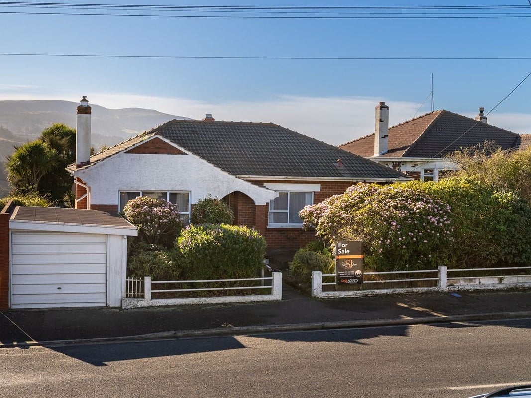 38 Mornington Road, Balaclava, Dunedin - Carousel 1