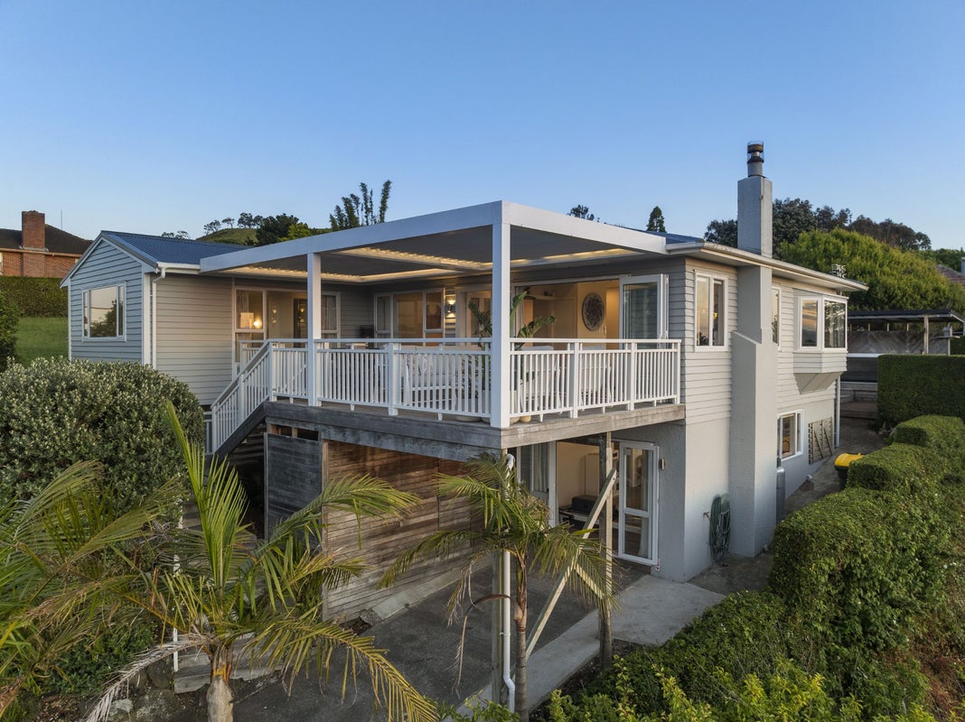 93 Taylor Road, Mangere Bridge, Auckland - Carousel 1