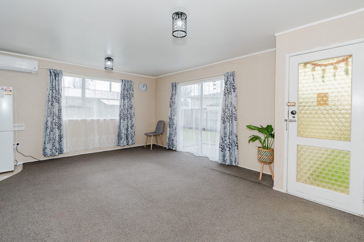 22A Leslie Place, Deanwell, Hamilton - Carousel 2