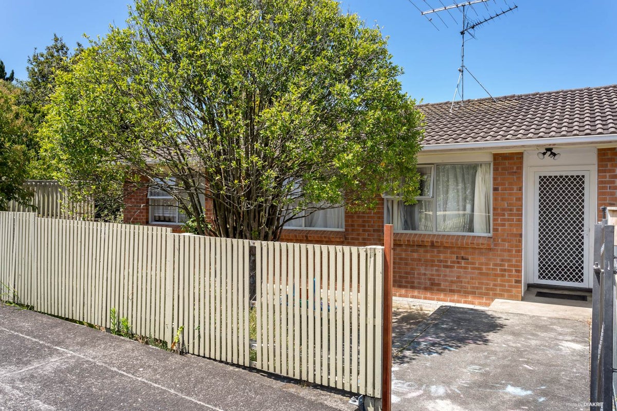 1/63 Bentley Avenue, Glenfield, Auckland - Carousel 2
