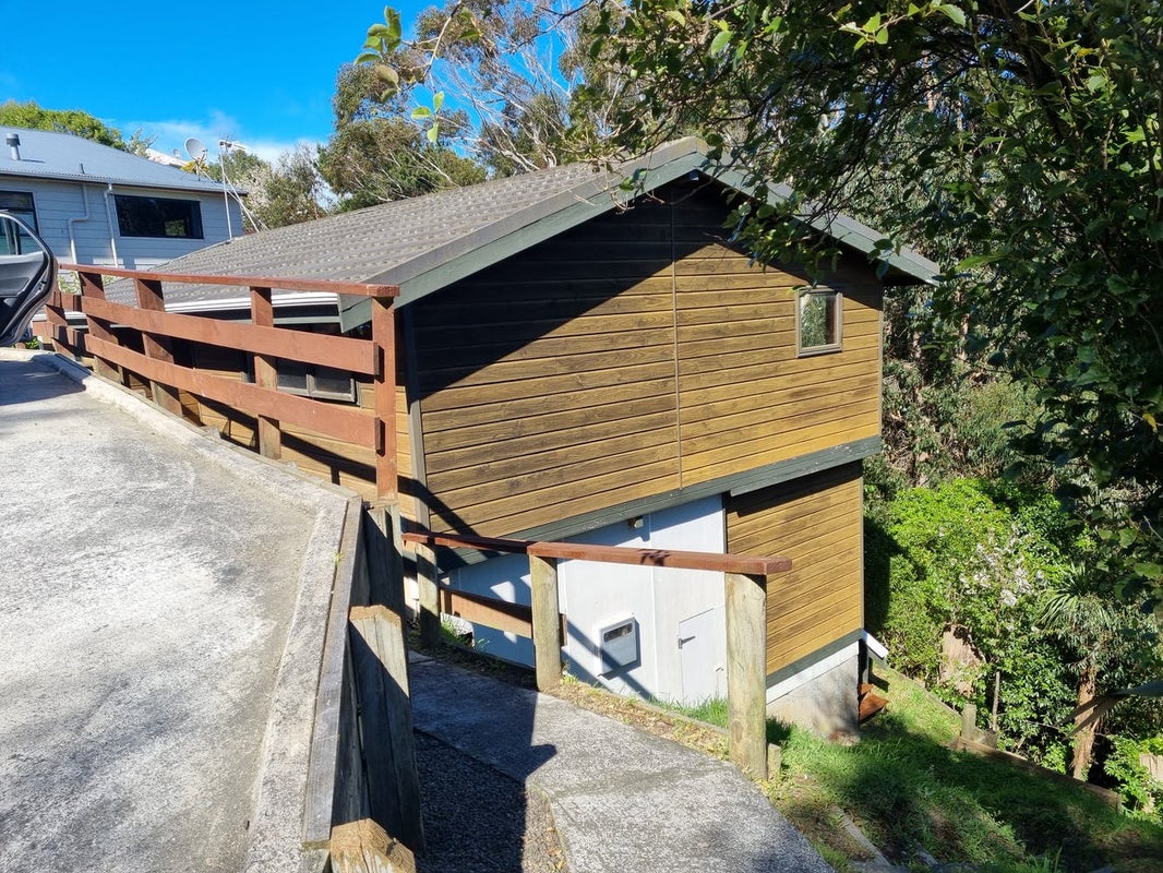 5 Otonga Way, Churton Park, Wellington - Carousel 1
