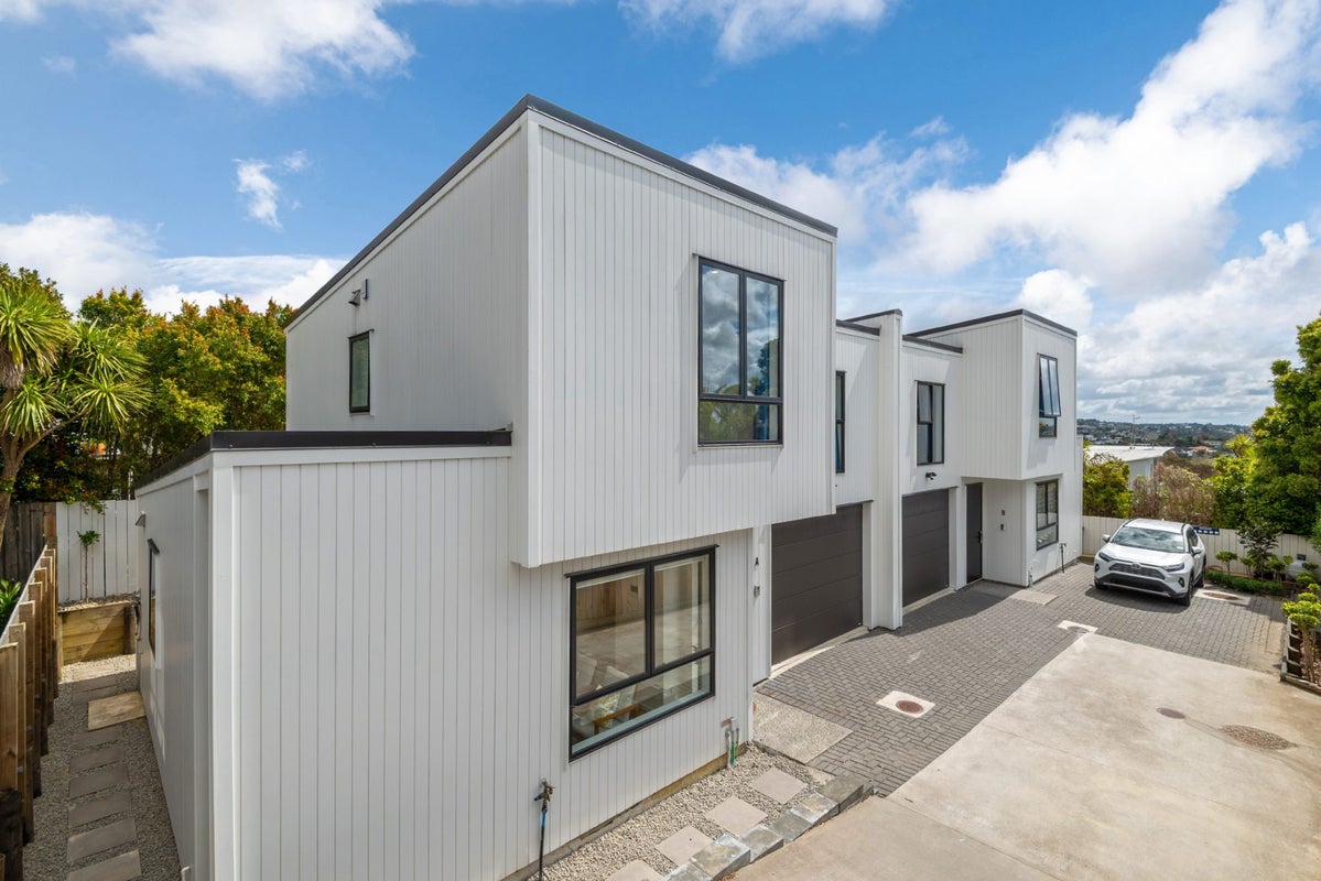 61A Knights Road, Rothesay Bay, Auckland - Carousel 1