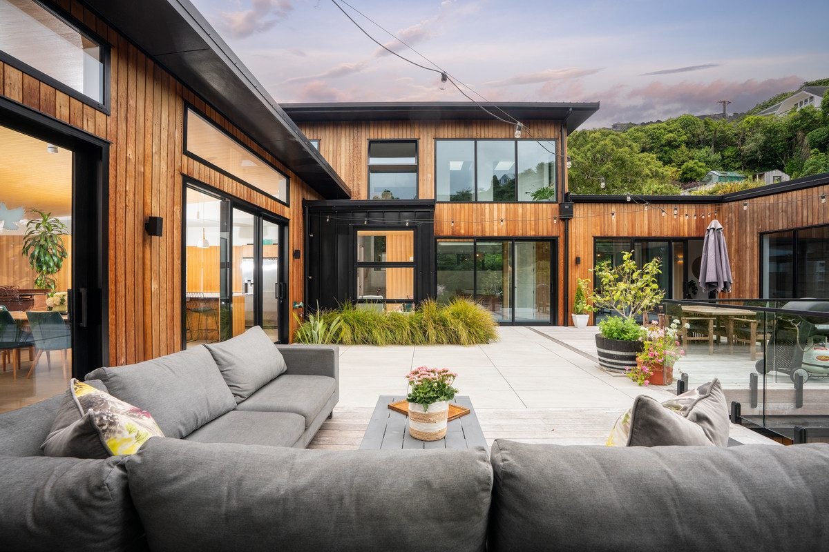 17 Kim Street, Khandallah, Wellington - Carousel 1