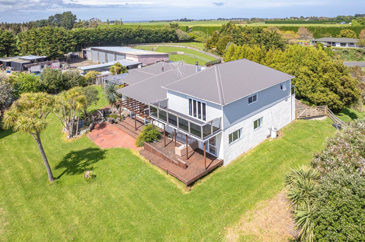100 Western Line, Brunswick, Whanganui - Carousel 2