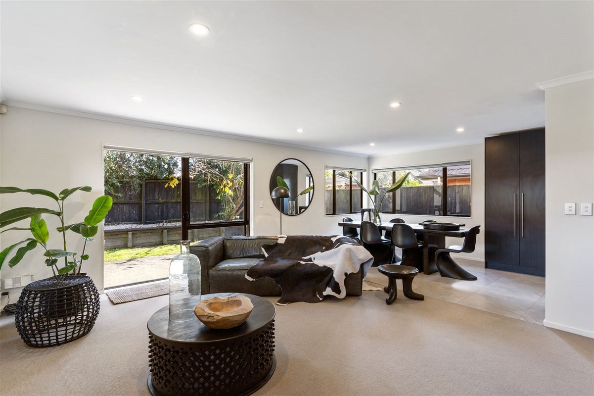 6 Leixlep Lane, East Tamaki, Auckland - Carousel 1