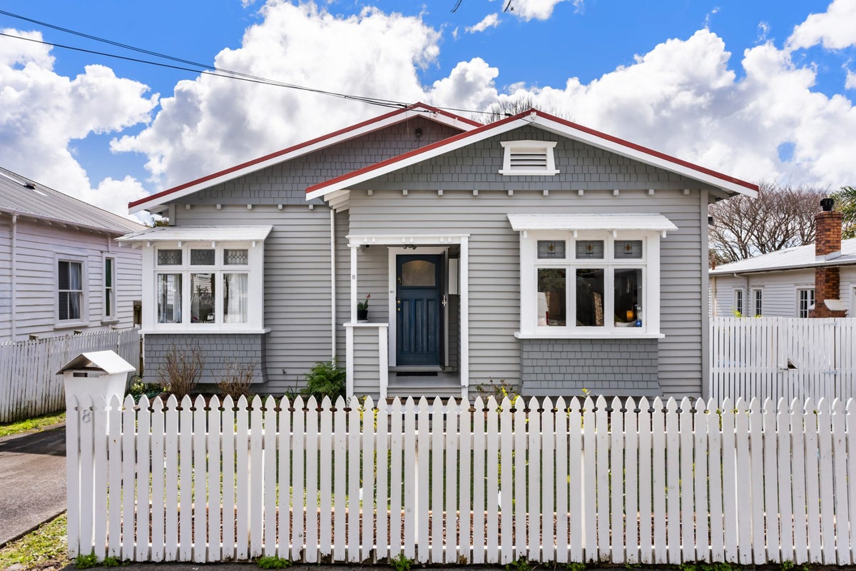 8 Fifth Avenue, Mount Albert, Auckland - Carousel 1