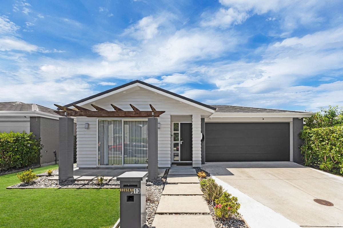 13 Hollowout Street, Takanini, Auckland - Carousel 1