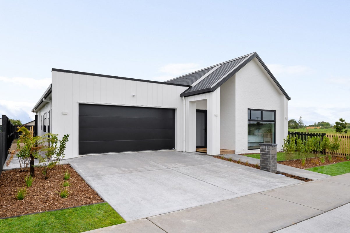 17 Te Whata Street, Ruakura, Hamilton - Carousel 1