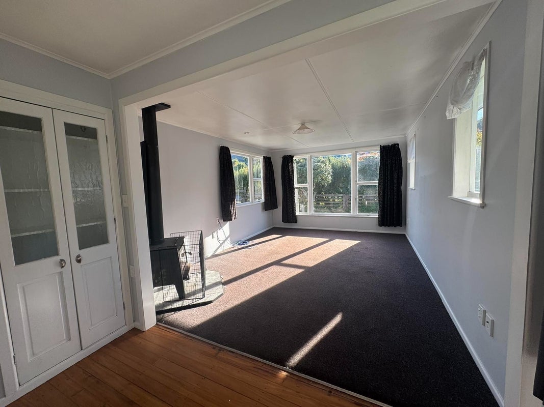 5 Moore Street, Featherston - Carousel 2