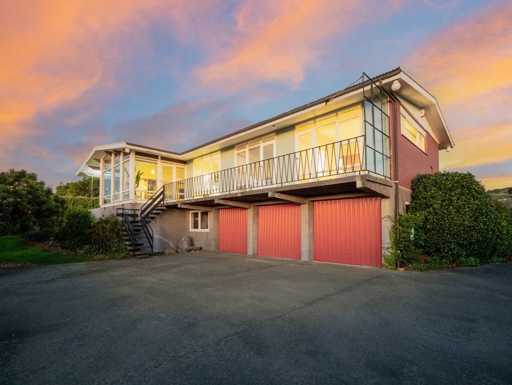 304 Cannon Hill Crescent, Mount Pleasant, Christchurch - Carousel 1