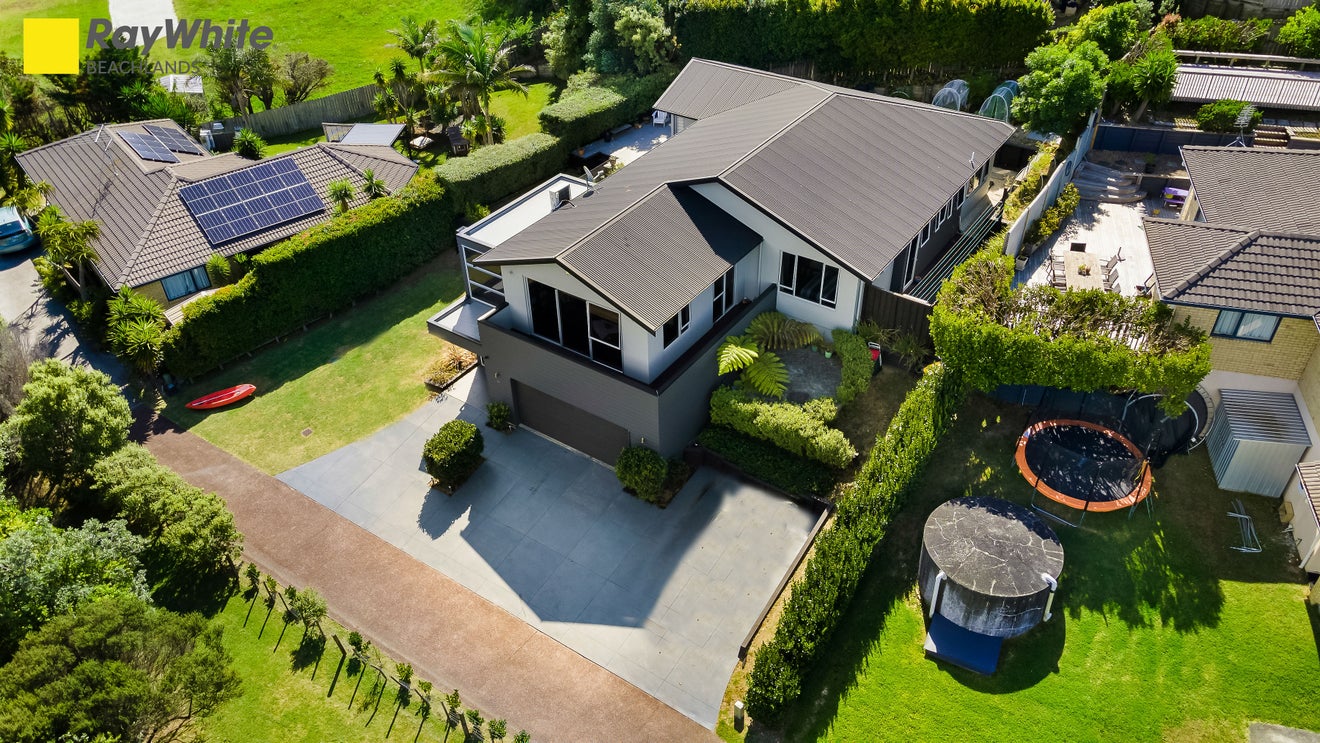 24 Toomer Place, Beachlands, Auckland - Carousel 2