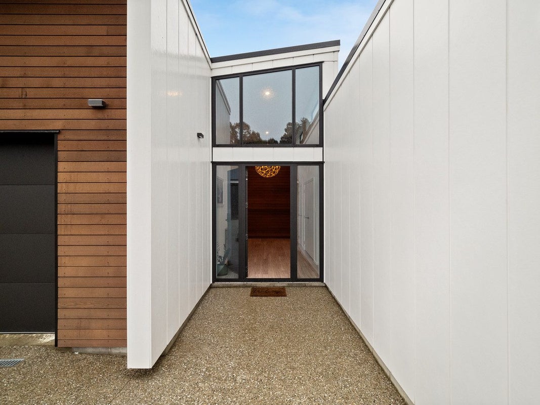 9 Craigellachie Lane, Kenmure, Dunedin - Carousel 2