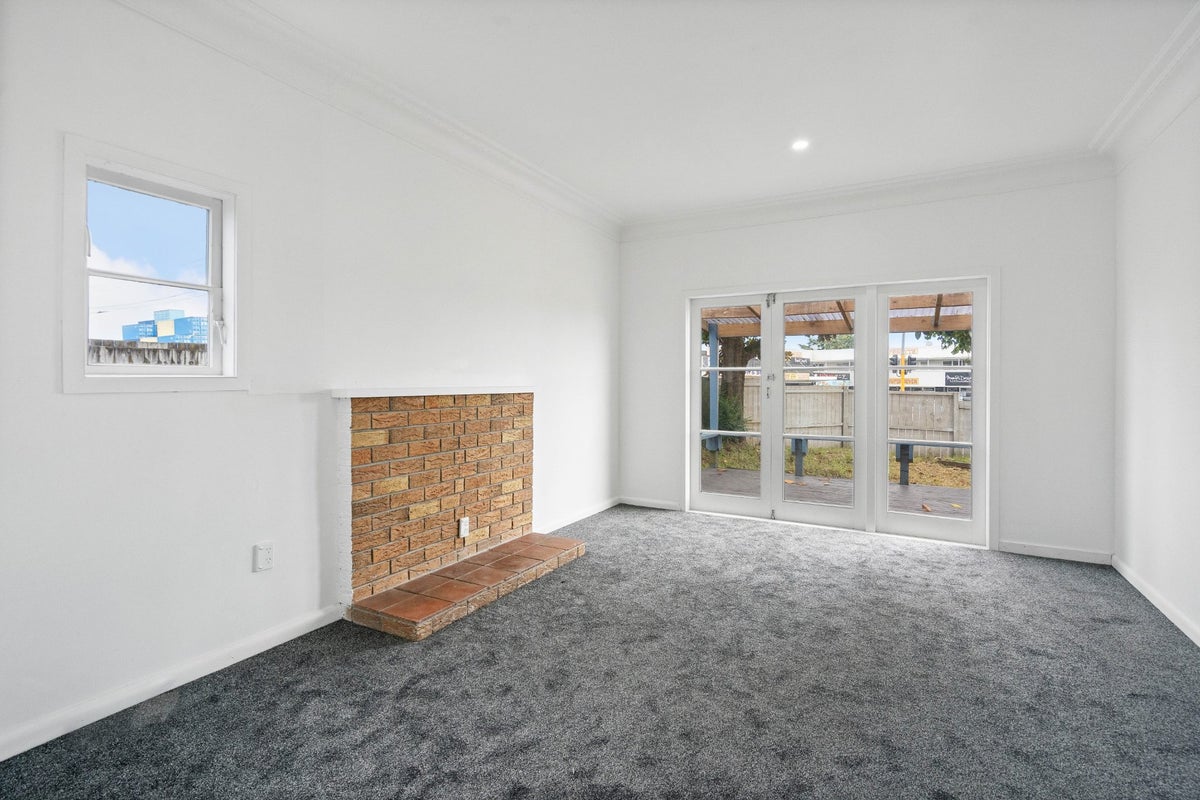 2/294 Puhinui Road, Papatoetoe, Auckland - Carousel 2