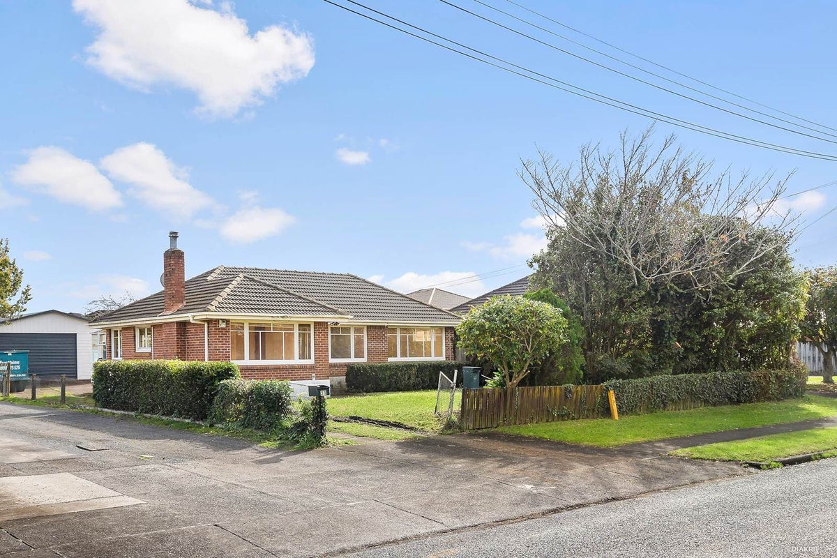 29 Regent Street, Papatoetoe, Auckland - Carousel 2