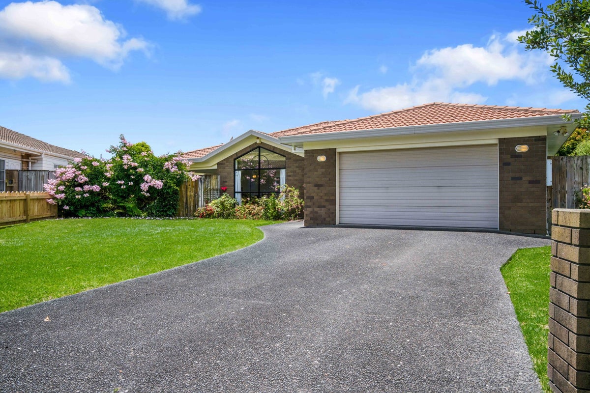 8 Paradise Place, Pakuranga Heights, Auckland - Carousel 2