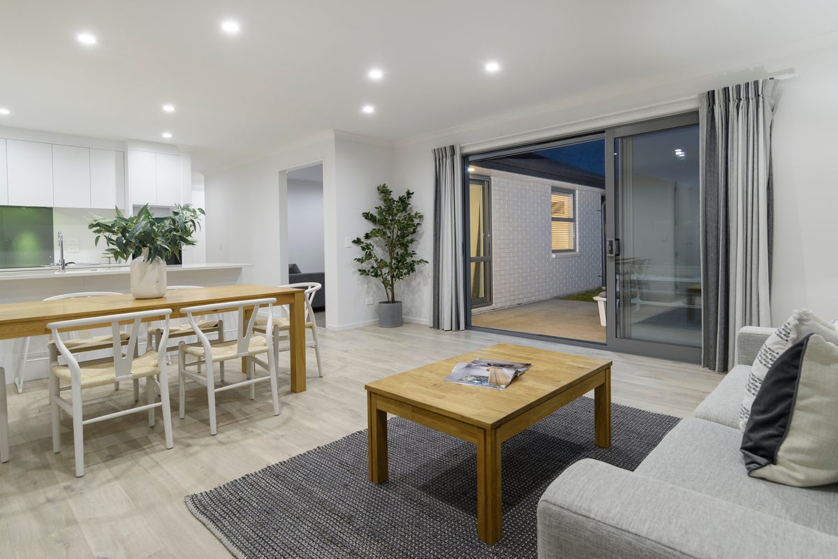 5 Cowell Crescent, Pyes Pa, Tauranga - Carousel 2