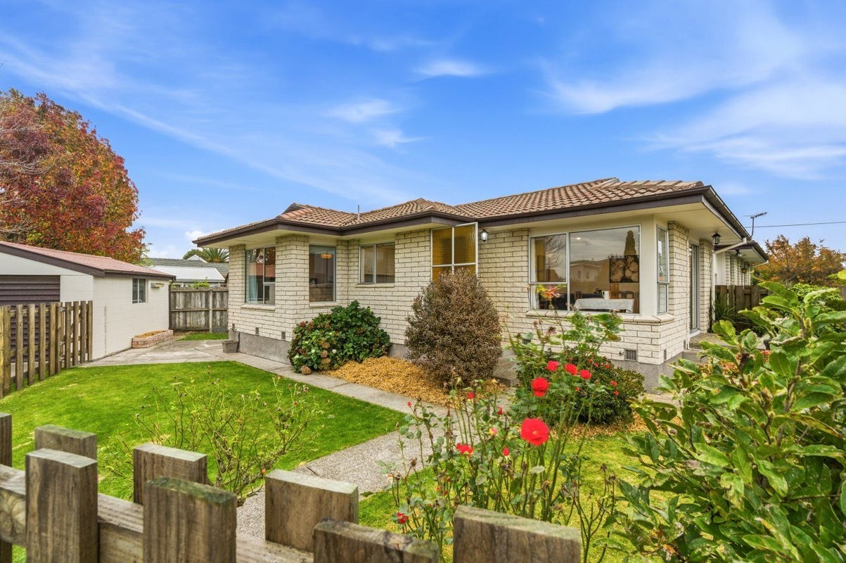 2A Mallett Place, Halswell, Christchurch - Carousel 1
