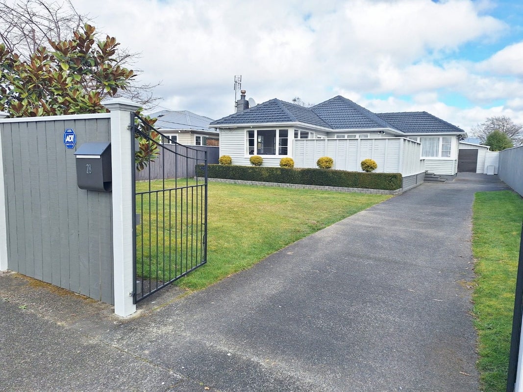 28 John Street, Trentham, Upper Hutt - Carousel 1