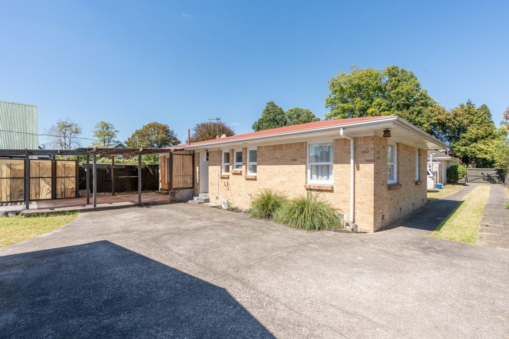 17 James Street, Hamilton East, Hamilton - Carousel 2