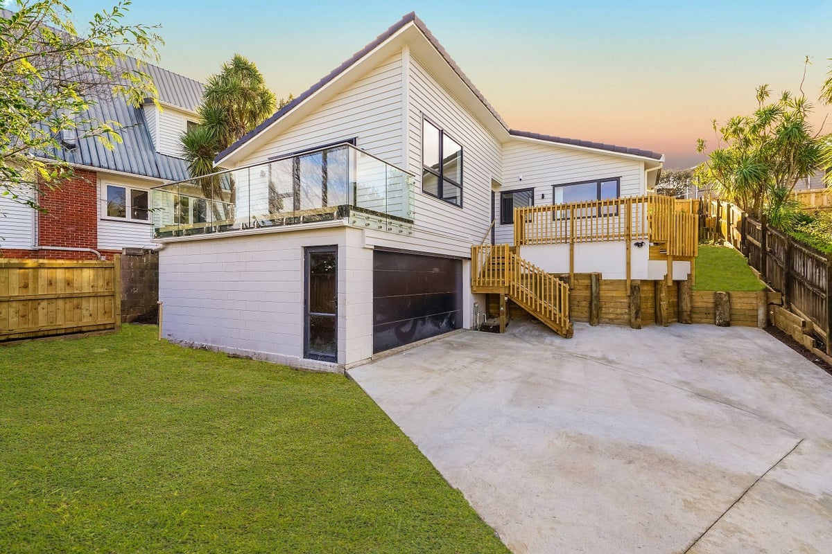 25A Routley Drive, Glen Eden, Auckland - Carousel 1