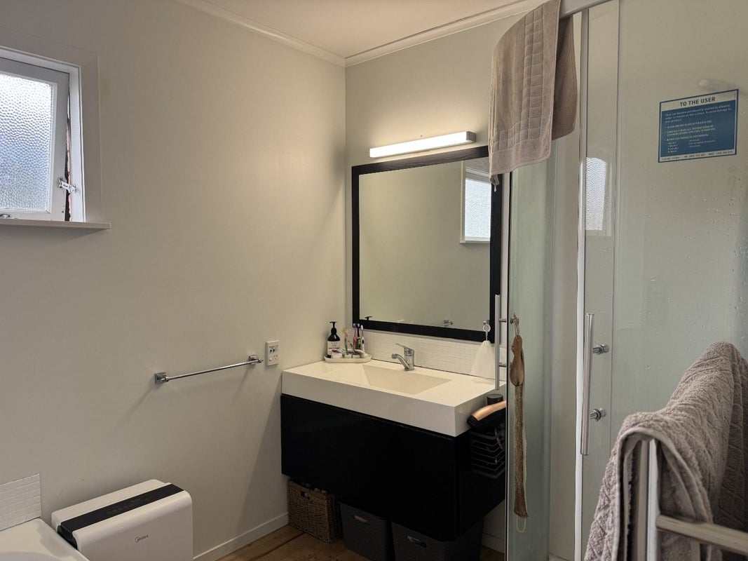 8 Golden Place, Fairfield, Hamilton, Waikato - Carousel 13