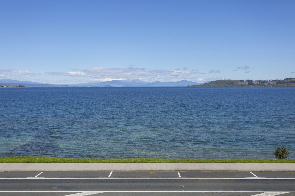 88 Lake Terrace, Taupo, Taupo - Carousel 2