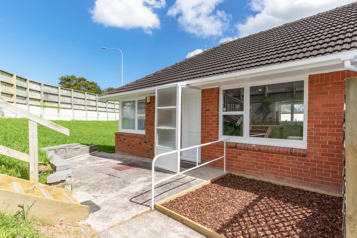 1/263 Blockhouse Bay Road, Avondale, Auckland - Carousel 1