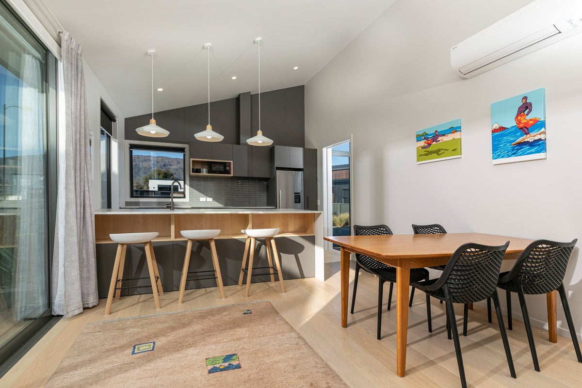 11 Cleland Close, WANAKA - Carousel 2