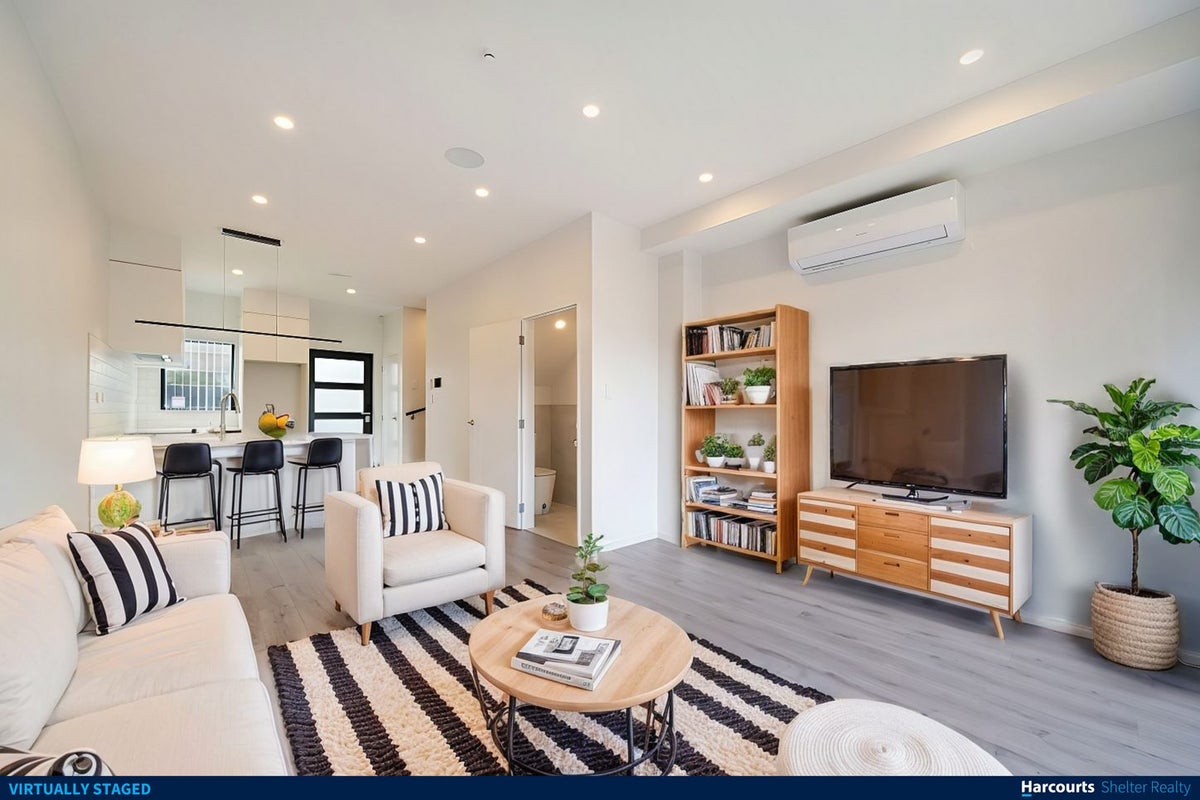 2/105 Hobsonville Road, West Harbour, Auckland - Carousel 1