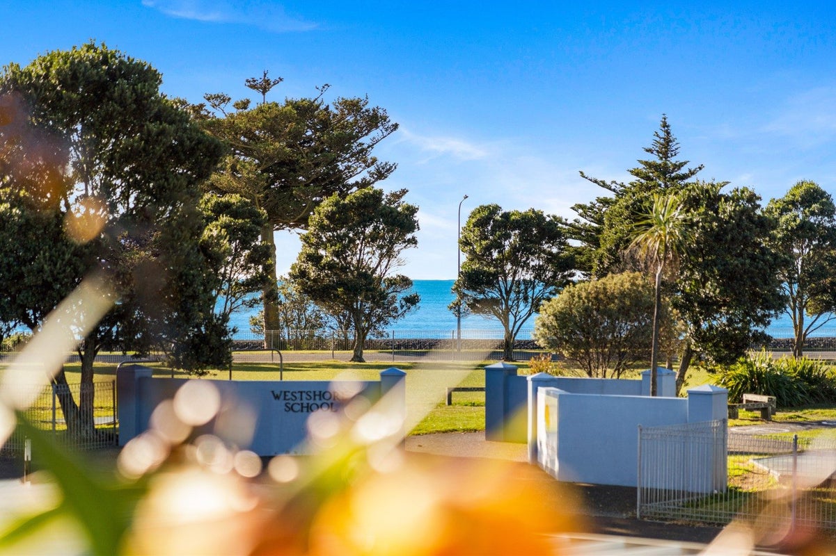 35 Charles Street, Westshore, Napier - Carousel 22