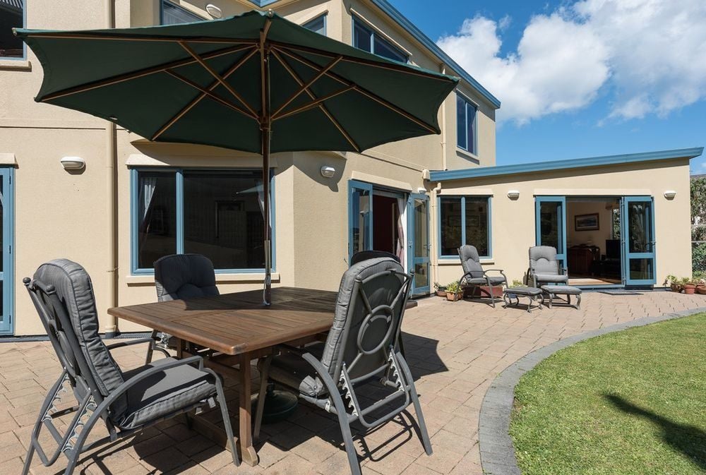 9 Ridvan Grove, Ngaio, Wellington - Carousel 1