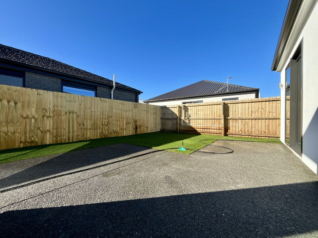 18 Rita Angus Road, Belfast, Christchurch - Carousel 17