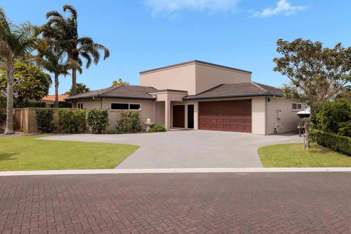 2 Sissinghurst Court, Bethlehem, Tauranga - Carousel 27